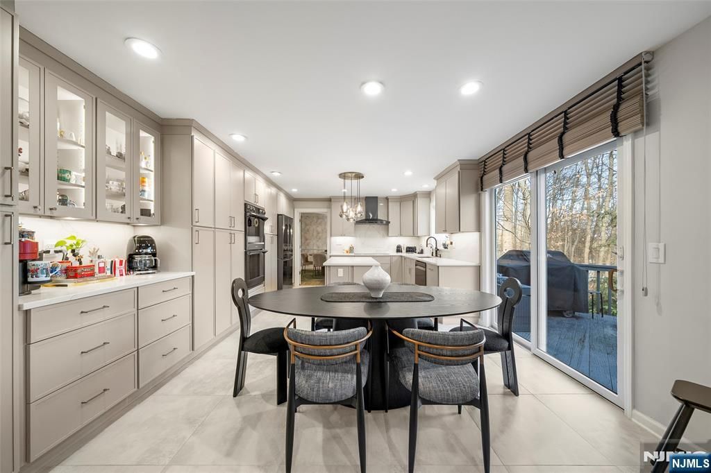Photo of 639 Pawnee Lane, Franklin Lakes, NJ 07417 (MLS # 26016244)
