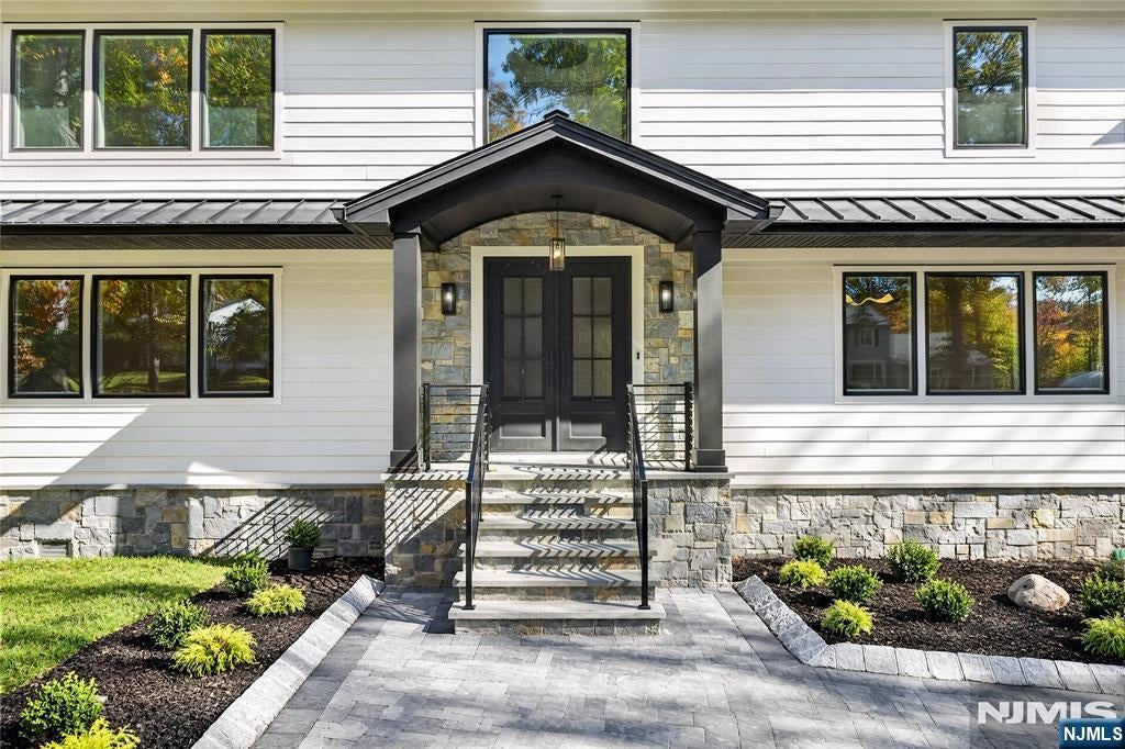 20 Cambridge Drive
