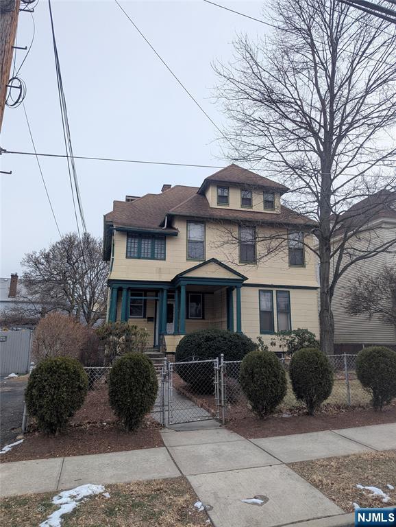 218 Cleveland Street, Orange, New Jersey - 4 Bedrooms  
4 Bathrooms  
11 Rooms - 