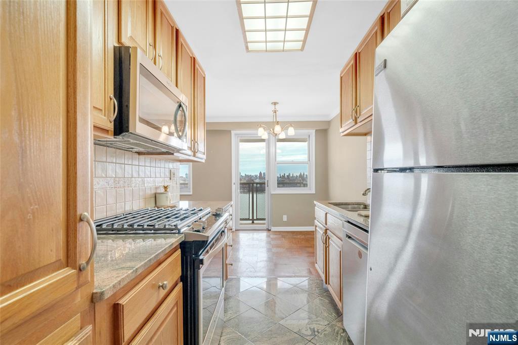 6600 JFK Blvd E 17 N