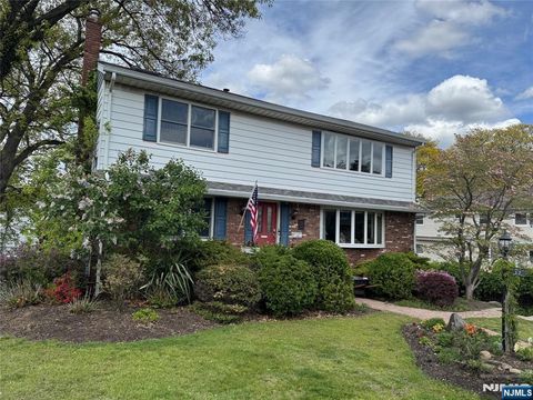 Photo of 17 Malden Ct #2, Bergenfield, NJ 07621 (MLS # 26004704)