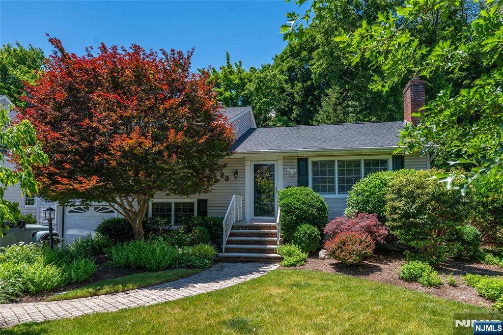 Photo of 23 Carlton Avenue, Ho-Ho-Kus, NJ 07423 (MLS # 26023743)
