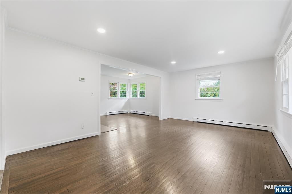 50 Hunters Lane