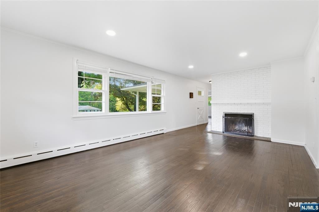 50 Hunters Lane
