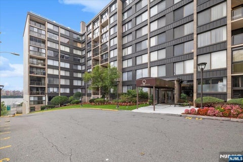 Photo of 9060 Palisade Avenue #403, North Bergen, NJ 07047 (MLS # 26035002)