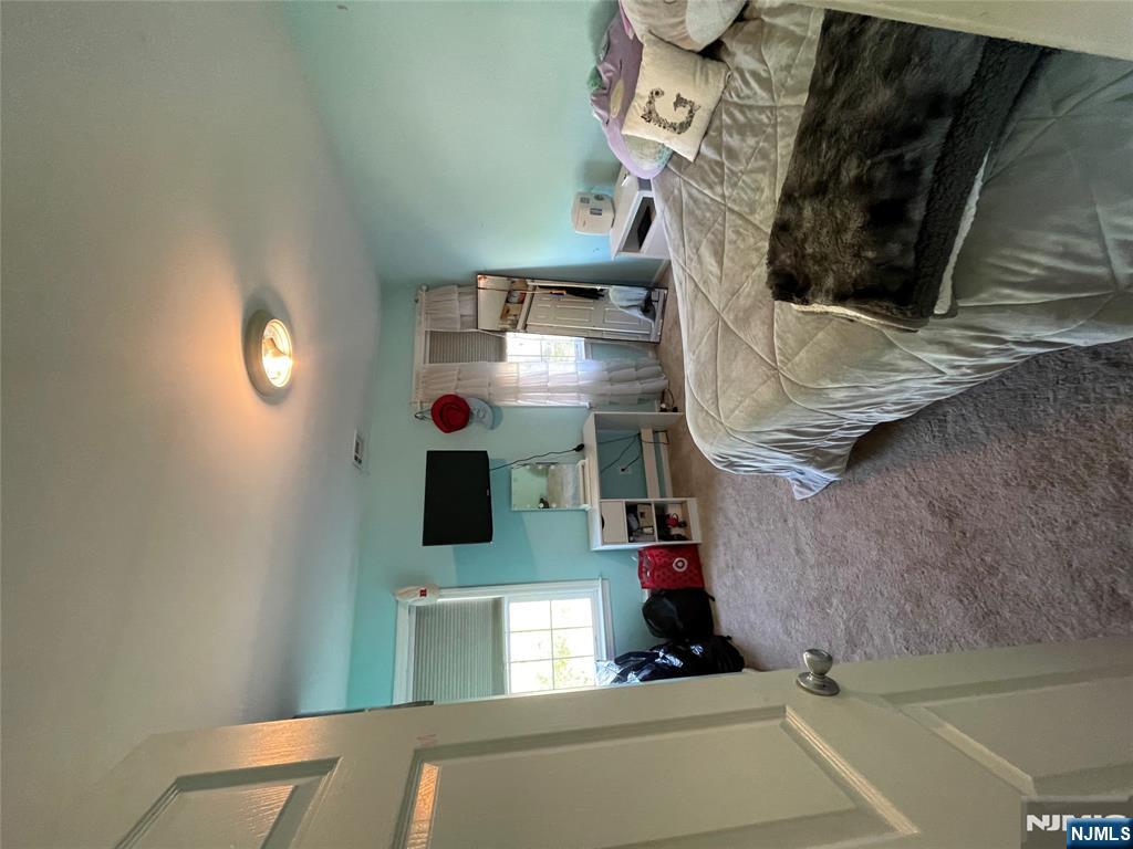 32 Graham Avenue