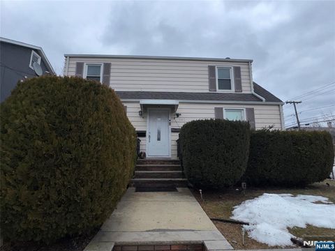 Photo of 542 Prospect Pl, Lyndhurst, NJ 07071 (MLS # 26005844)