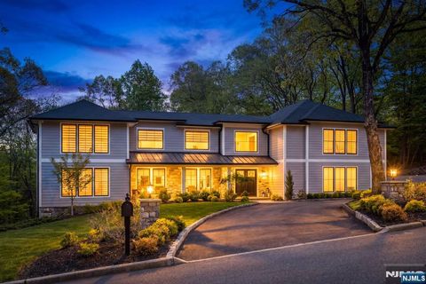 Photo of 315 Freemans Lane, Franklin Lakes, NJ 07417 (MLS # 26016060)