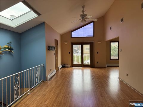 Photo of 6 JARICO Dr, Wallington, NJ 07057 (MLS # 26007466)