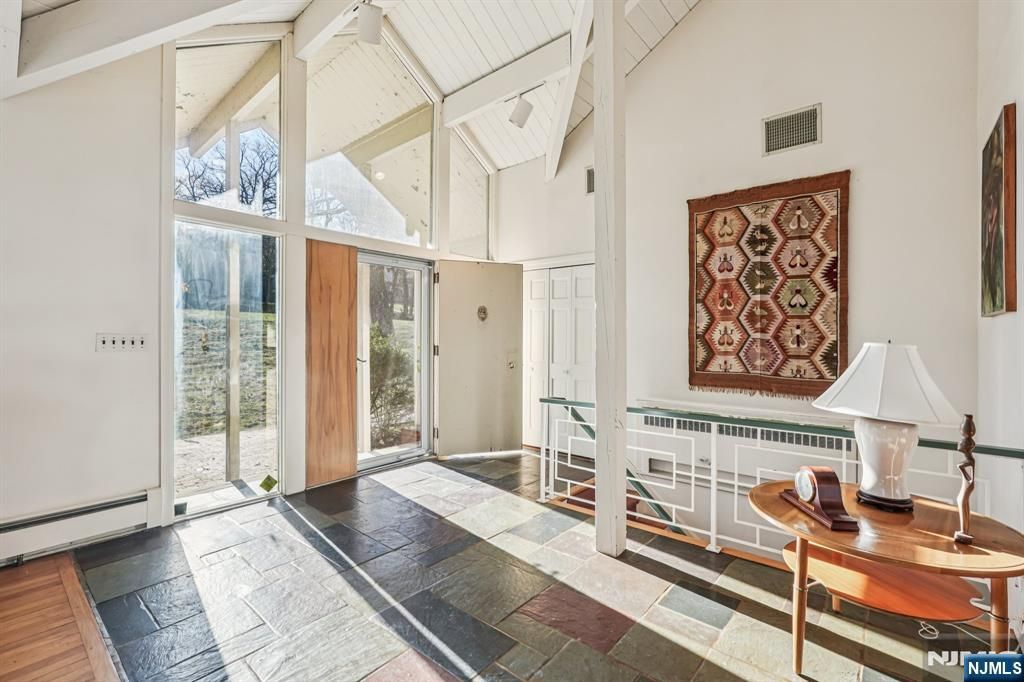 Photo of 873 Olentangy Road, Franklin Lakes, NJ 07417 (MLS # 25041668)