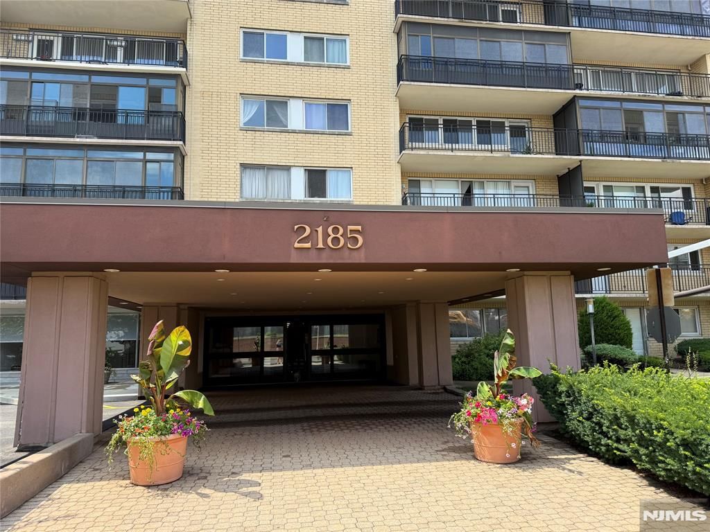 Photo of 2185 Lemoine Avenue #2G, Fort Lee, NJ 07024 (MLS # 25024556)