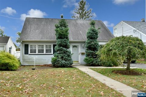 Photo of 78 Grove Street, Waldwick, NJ 07463 (MLS # 25034087)