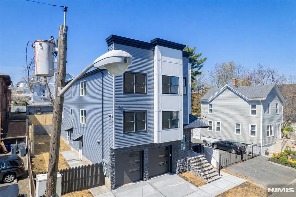 25 Brookside Avenue