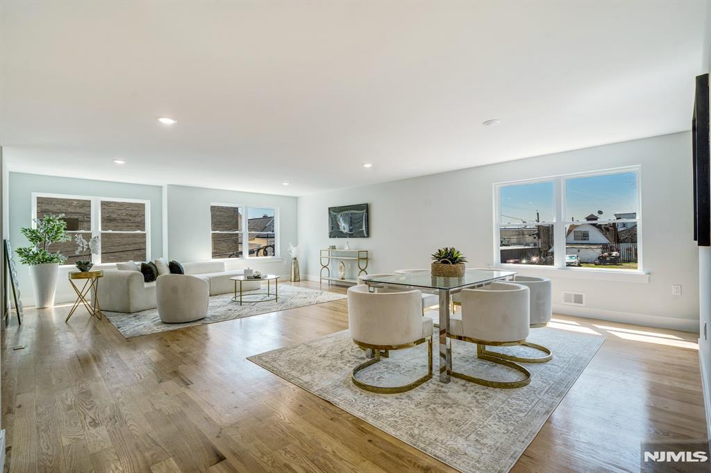 25 Brookside Avenue