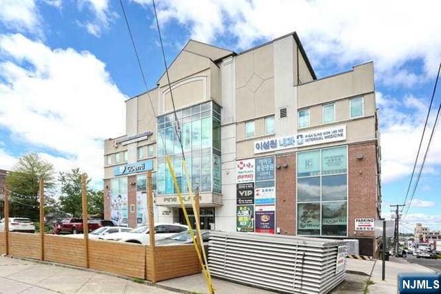 7 Broad Avenue 207