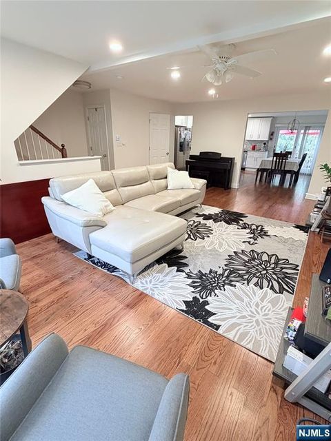 13 Canterbury Lane New Milford NJ 07646
