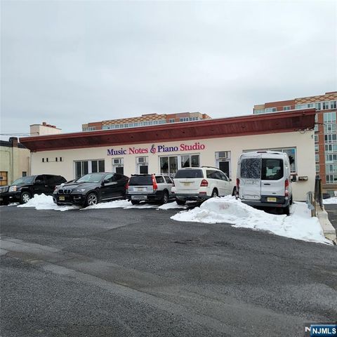 Photo of 420426 Bergen Blvd, Palisades Park, NJ 07650 (MLS # 26007625)