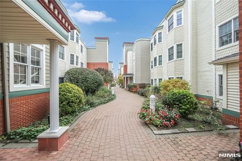 Photo of 337 The Promenade #337, Edgewater, NJ 07020 (MLS # 26008971)