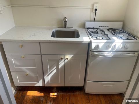 Photo of 23292339 Hudson #A13, Fort Lee, NJ 07024 (MLS # 26006770)