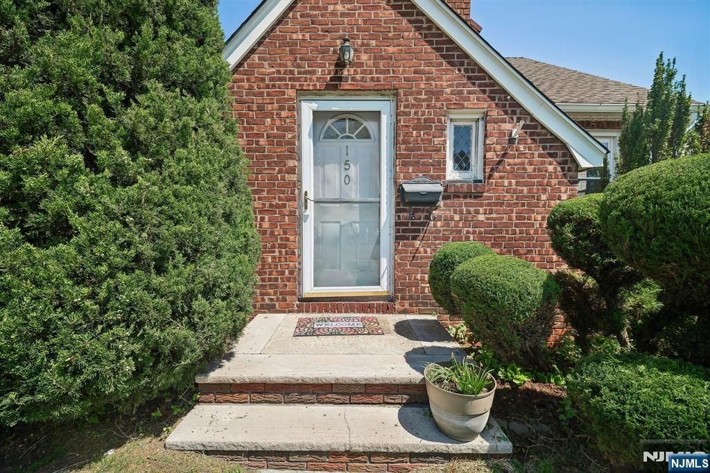 Photo of 150 Randolph Avenue, Clifton, NJ 07011 (MLS # 26014688)