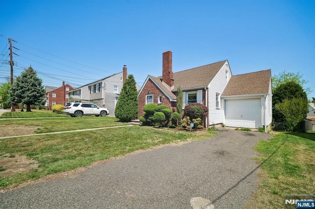 Photo of 150 Randolph Avenue, Clifton, NJ 07011 (MLS # 26014688)