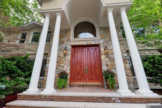 38 Roslyn Avenue