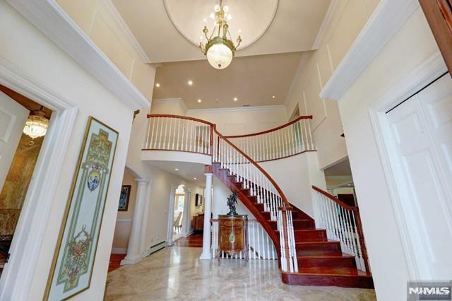 38 Roslyn Avenue