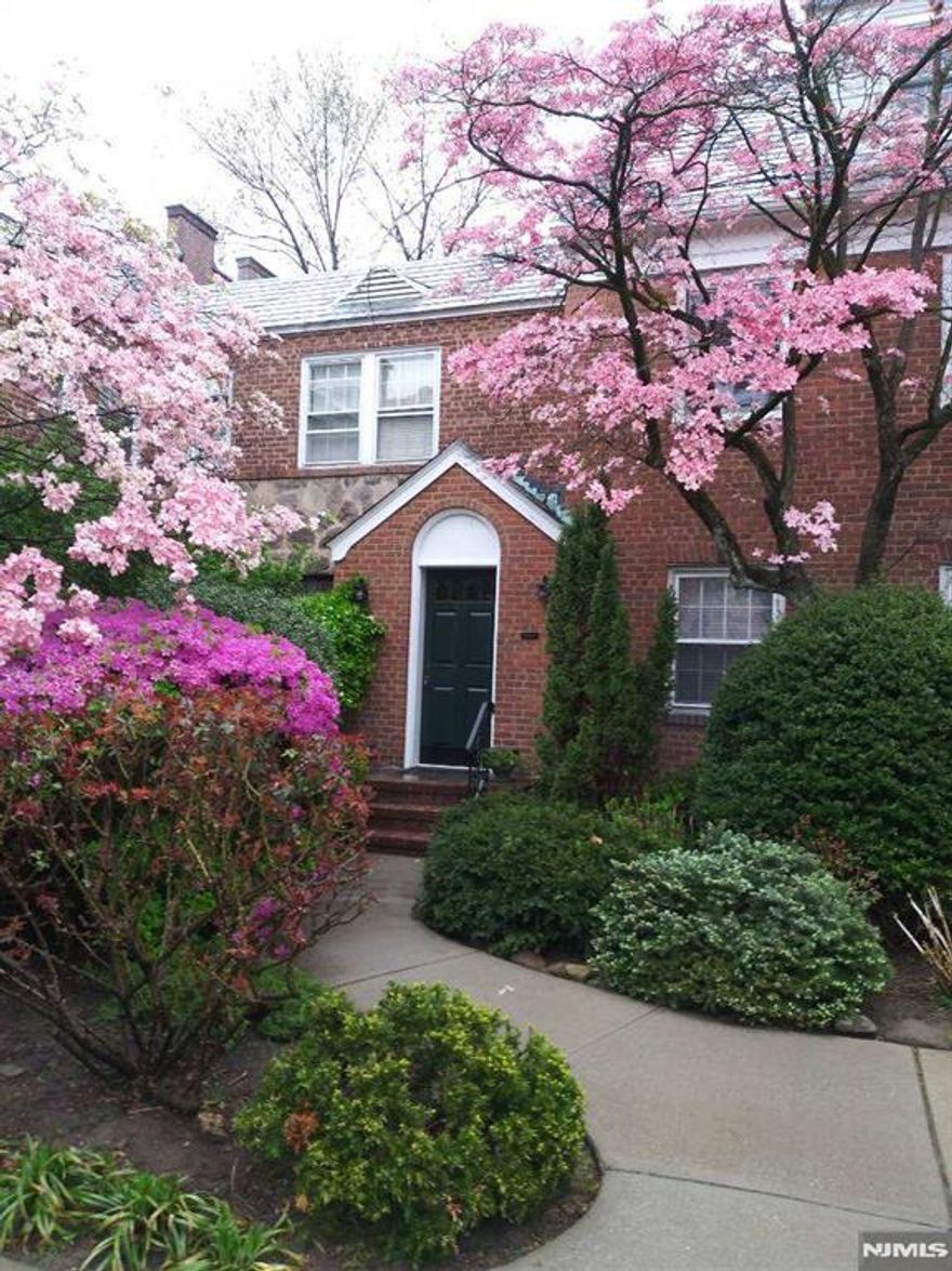 This beautifully updated 1-bedroom condominium offers a perfect blend of modern comfort and classic charm. The kitchen and bathroom have been tastefully renovated with a sleek, contemporary design. The building features elegant stone and brick exteriors and overlooks a picturesque English-style courtyard, providing a serene and tranquil setting. The unit is well maintained and features a spacious living room, hardwood floors throughout, and a generously sized bedroom. Ideally located near downtown shopping and dining, houses of worship, and more. Just 6 miles to the George Washington Bridge and steps away from NYC transportation, making this an excellent choice for commuters seeking both convenience and tranquility.