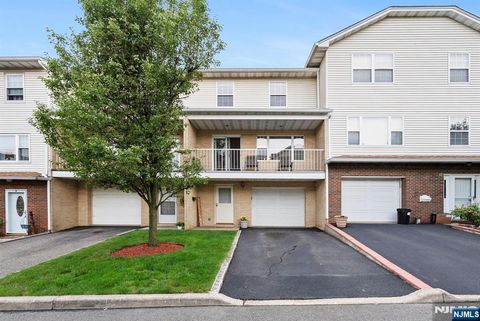 22 Ingraffia Drive Elmwood Park NJ 07407