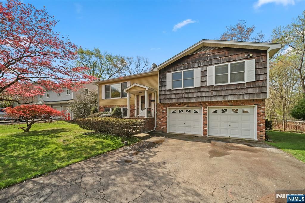 Photo of 410 White Avenue, Northvale, NJ 07647 (MLS # 26013716)