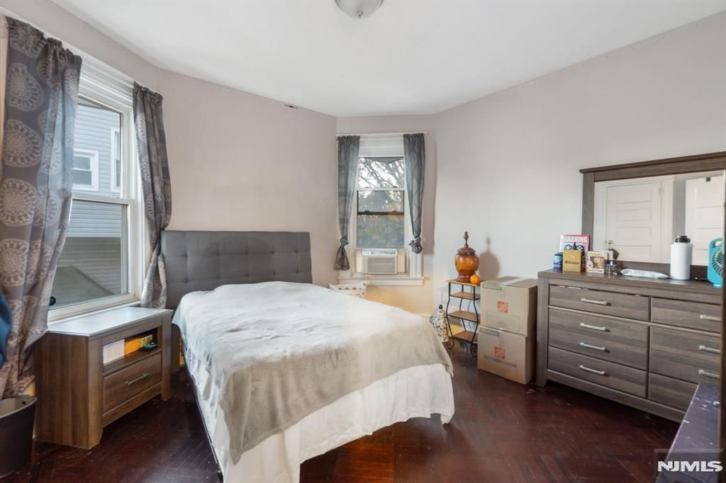 Photo of 2123 Leslie Street, Newark, NJ 07108 (MLS # 25041133)