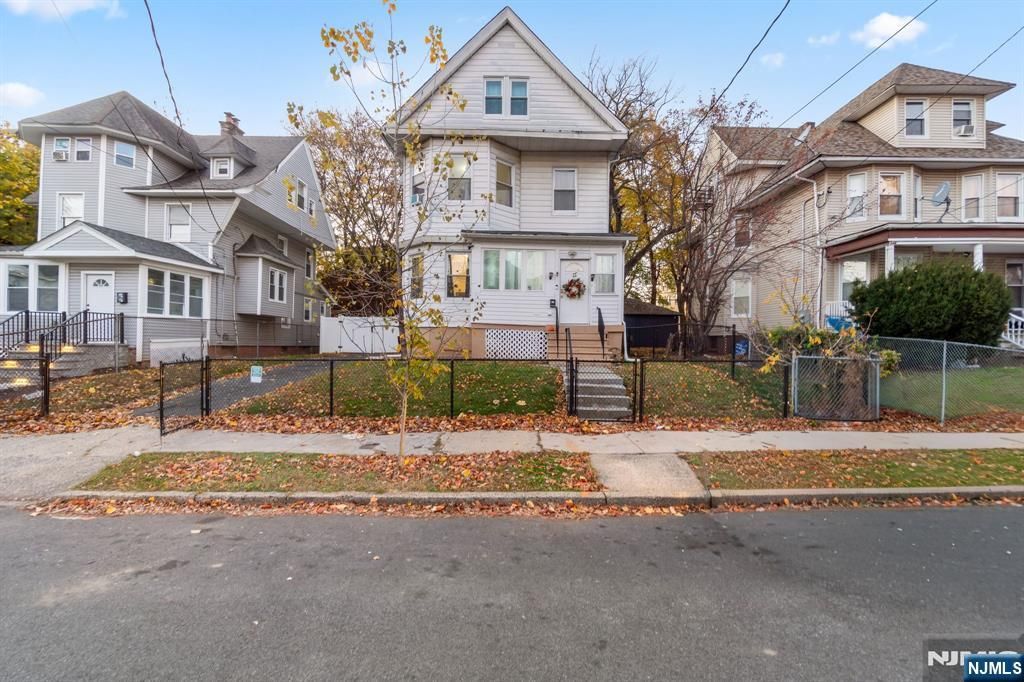 Photo of 2123 Leslie Street, Newark, NJ 07108 (MLS # 25041133)