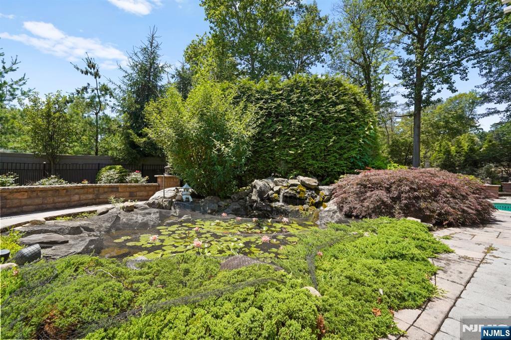 33 Tanglewood Hollow Road