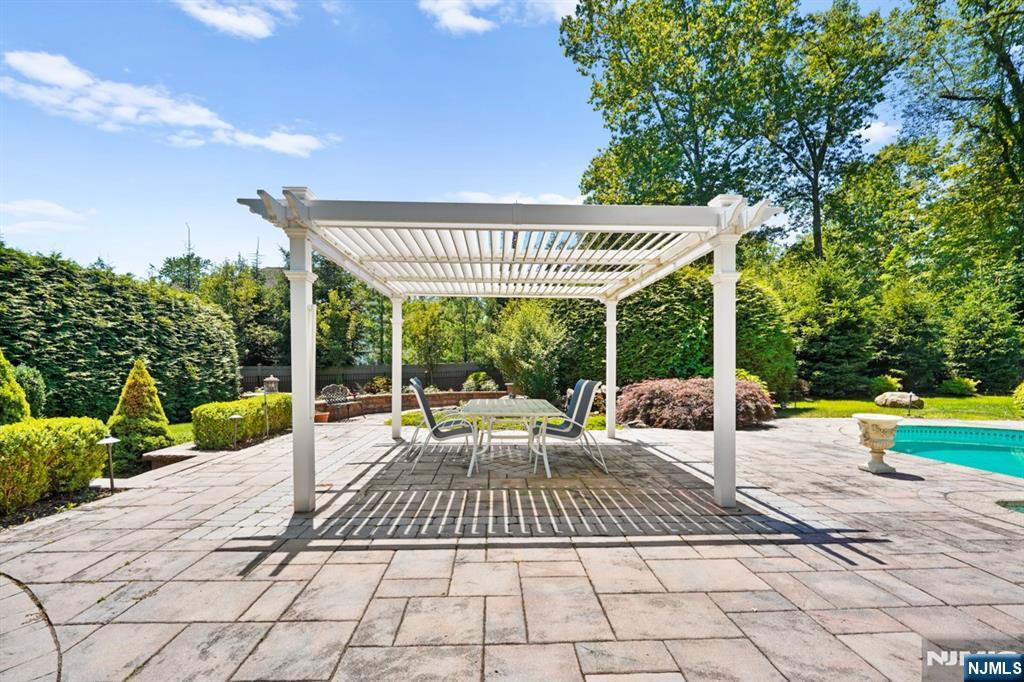 33 Tanglewood Hollow Road