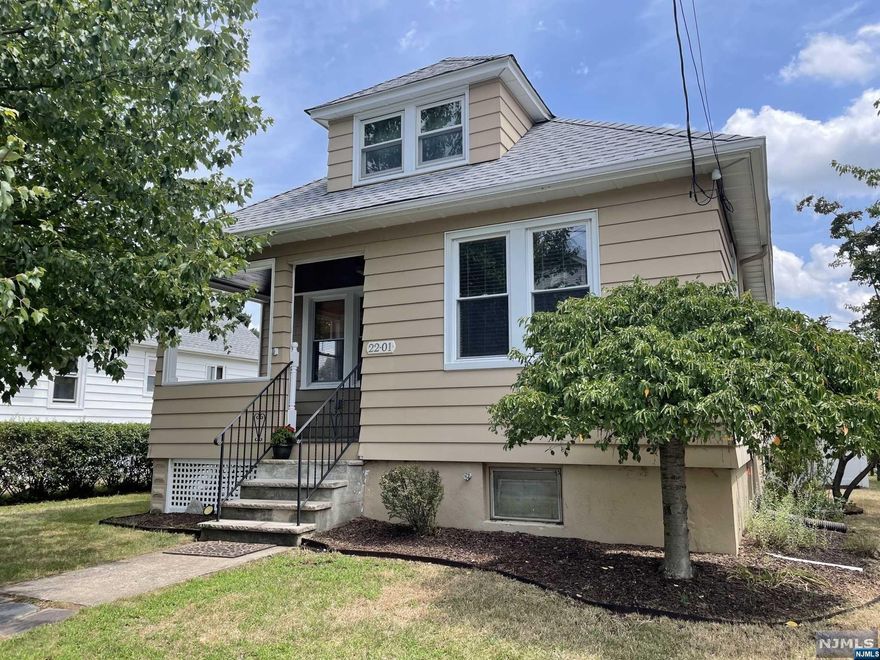 BRIGHT AND CHARMING HOME ON A TREE LINE STREET IN A QUIET NBHD. THIS LOVELY AND WELL CARED HOME OFFERS A COVERED ENTRY PORCH, BRIGHT LR, SPACIOUS BEDRM W/ HIS AND HER CLOSET, DIN ROOM , UPDATED FULL BATH AND EAT IN KITCHEN WITH AN ATTACHED SUNROOM W/ A FULL VIEW OF THE BKYD. TWO BDR ON THE SECOND FLOOR. PARTIALLY FIN BASEMENT LNDRY ROOM AND STORAGE AREA, AND A FINISHED PLAY/FAMILY ROOM. FULLY ENC BACKYARD AND PATIO W/ PRIV FENCE. TWO CAR GRG W/ OPENER. NEW ROOF, FURNACE, LINED FLU, WATER HEATER, 3 NEW ANDERSEN UPSTRS WINDWS. FANTASTIC LOCATION, CLOSE TO SCHS, NEW SHOPRITE, BOWLING, STORES AND ROUTE 208. SALE AS IS. WON'T LAST LONG.