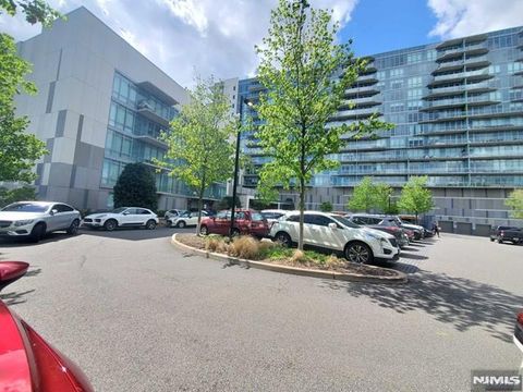 Photo of 320 Adolphus Avenue #914, Cliffside Park, NJ 07010 (MLS # 25038240)