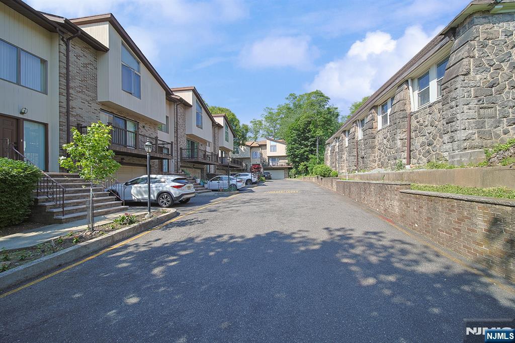 175 Fort Lee Road 3