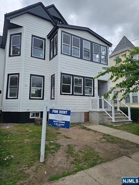53 Marsellus Pl 2, Garfield, New Jersey - 5 Bedrooms  
4 Bathrooms  
7 Rooms - 