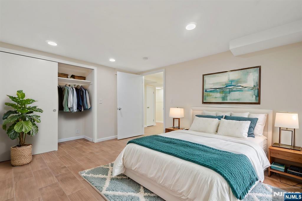 Property for Sale at 234 Columbia Avenue 19, Fort Lee, New Jersey - Bedrooms: 2 
Bathrooms: 2  - $399,000
