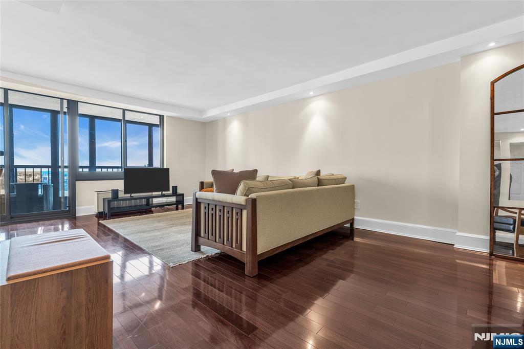 200 Winston Drive 1711