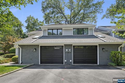 Photo of 461 Tenafly Road, Englewood, NJ 07631 (MLS # 25033487)