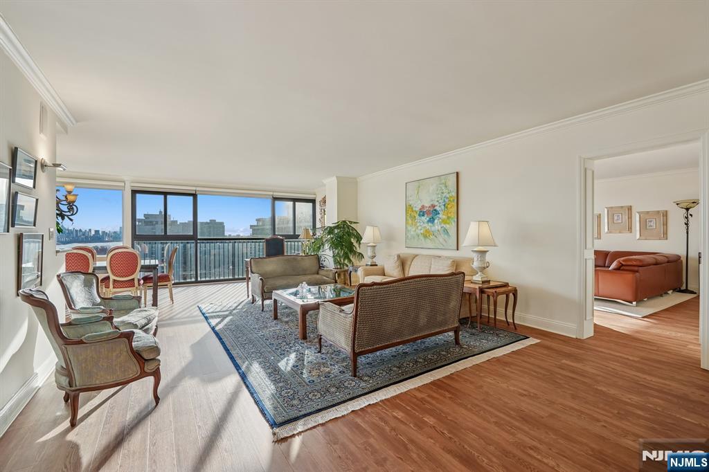 5 Horizon Road 1405-1407