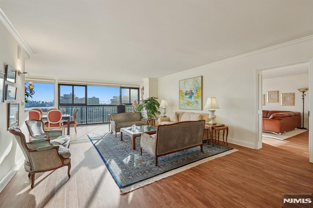 5 Horizon Road 1405-1407