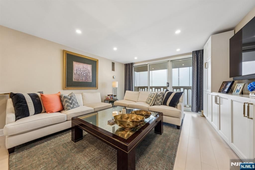 Photo of 555 North Avenue #16-N, Fort Lee, NJ 07024 (MLS # 26006926)