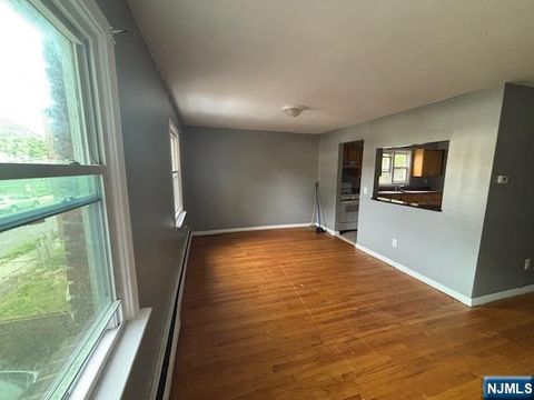 20 Brookdale 1 Newark NJ 07106