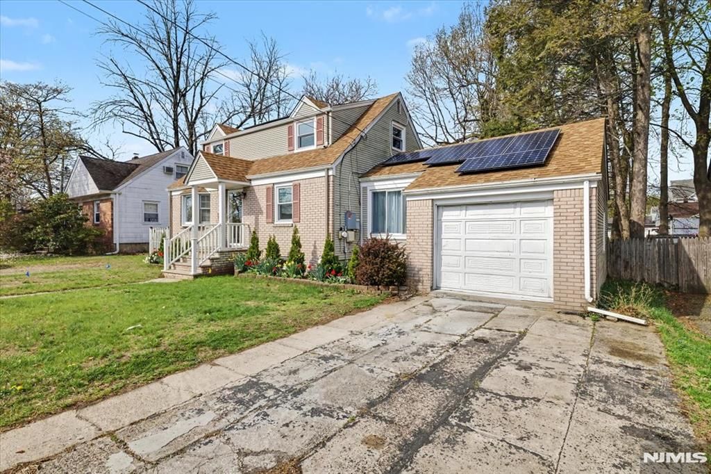 Photo of 198 Roosevelt Avenue, Bergenfield, NJ 07621 (MLS # 26013454)