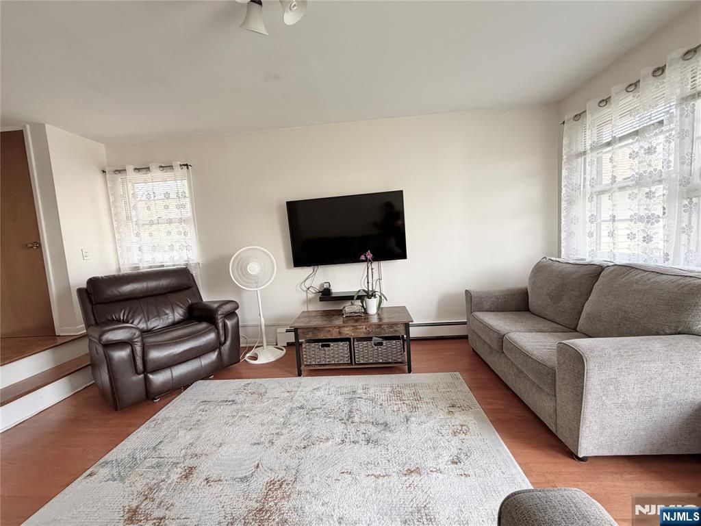 Photo of 2 Sunnyside Place, Verona, NJ 07044 (MLS # 26013260)