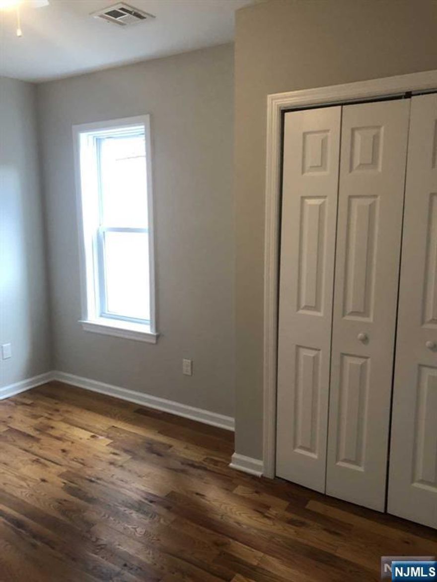 This cozy 1-bedroom, 1-bathroom apartment offers a comfortable living space with practical updates throughout. The kitchen has newer appliances and plenty of cabinet space for all your cooking needs. The bathroom has also been refreshed. Enjoy the added convenience of an in-unit washer and dryer, making laundry day a breeze. The spacious living area is filled with natural light, and the bedroom provides a peaceful retreat with generous closet space.