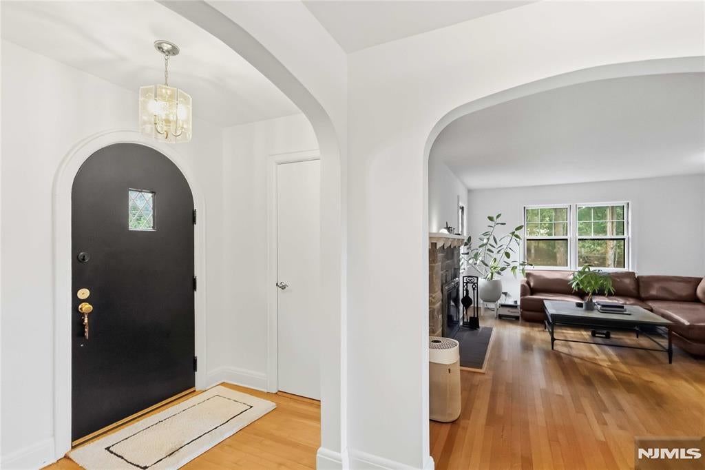 587 Closter Dock Road