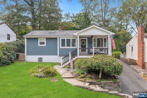 22 Bannehr Street Oakland NJ 07436